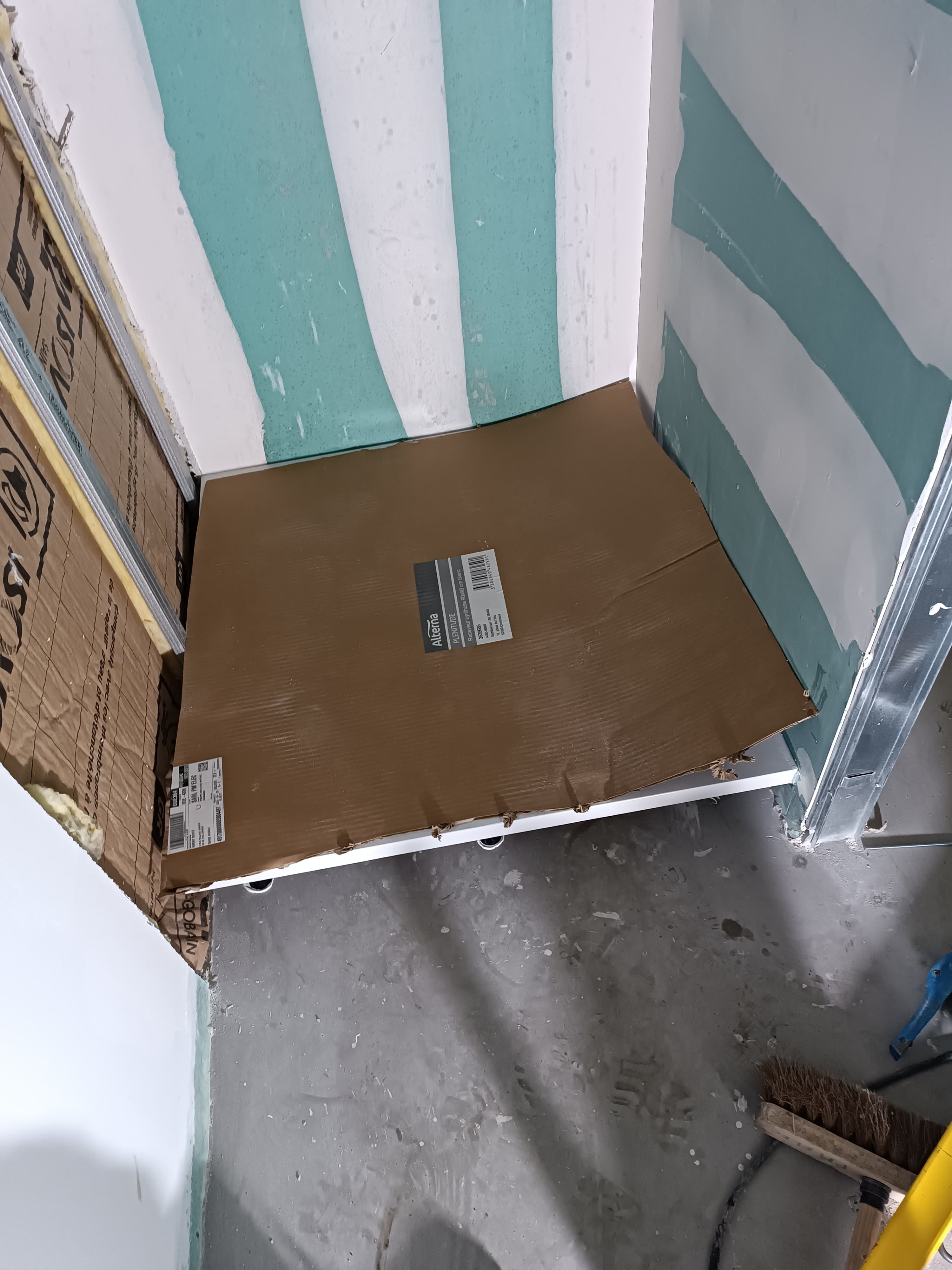 Receveur douche à l'italienne en cours de pose